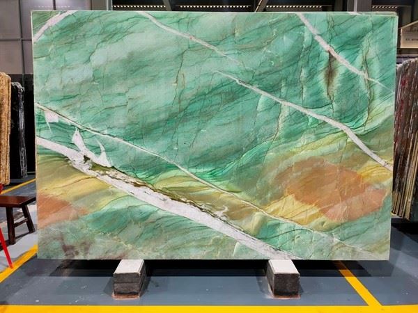 Fuchsite Crystal Quartzite wall